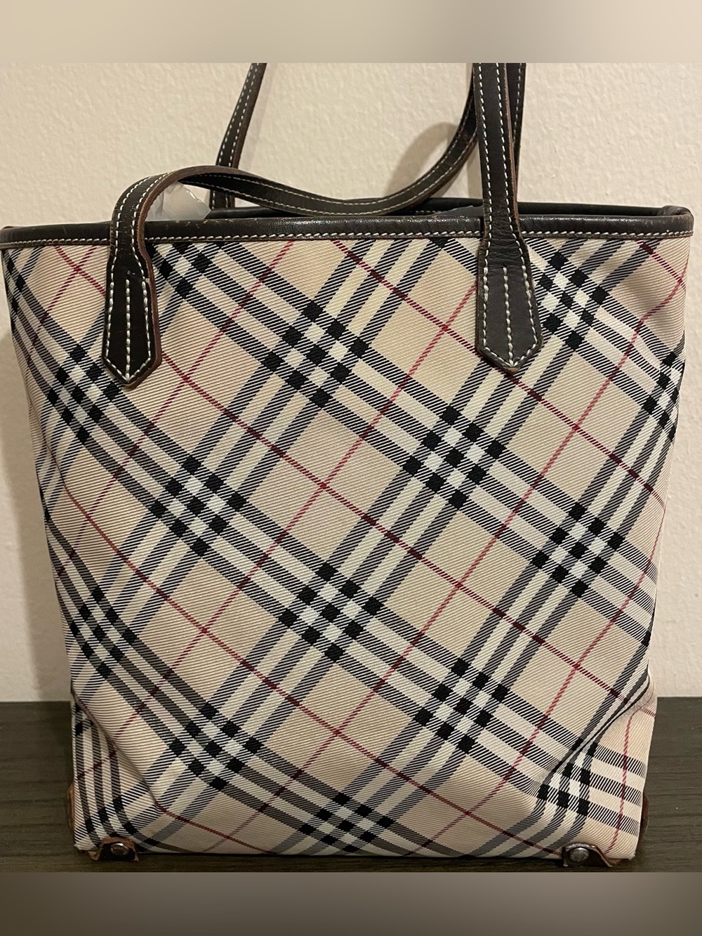 Burberry Women’s Tote Bag in Beige and Black